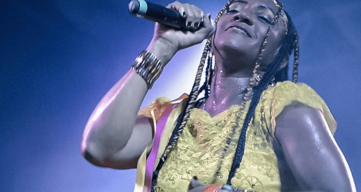 Rosa Reis faz show hoje em Paulino Neves