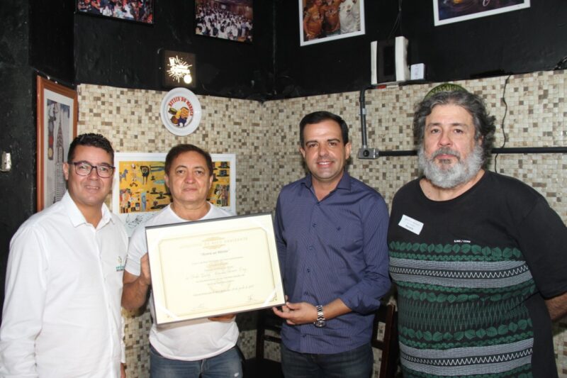 Valdez Maranhão homenageado