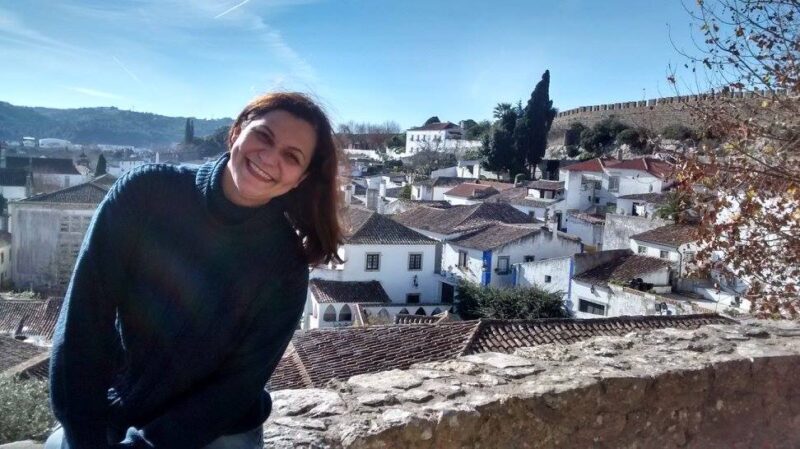 Cássia Pires lança o livro  “Coureiras” via Facebook