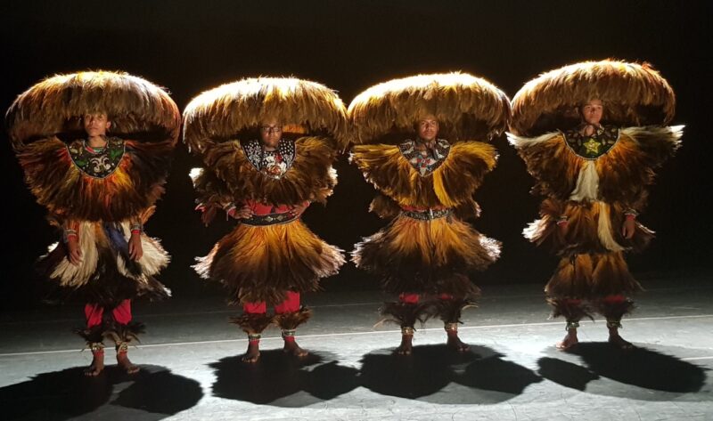 Força e beleza dos caboclos de pena