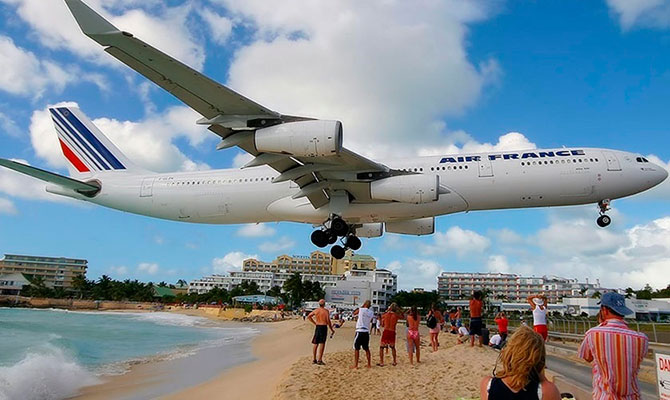 Ilha de Saint-Martin é reaberta para receber brasileiros