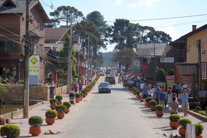 Monte Verde (MG) adere à onda roxa e paralisa turismo e comércio