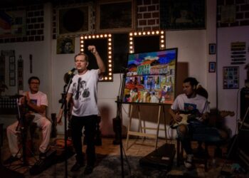 Coluna Vanessa Serra