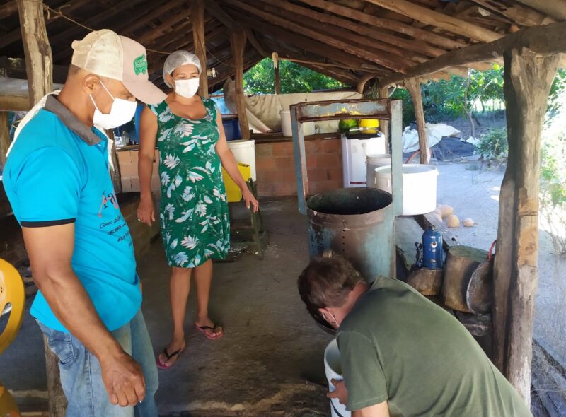 Farinhada do Preto: vivência revela produção de farinha e receptividade de Preto e Ednélia – Foto: S. Fontes