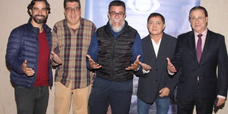 Roberto Contijo recebe convidados no seu Fogão a lenha