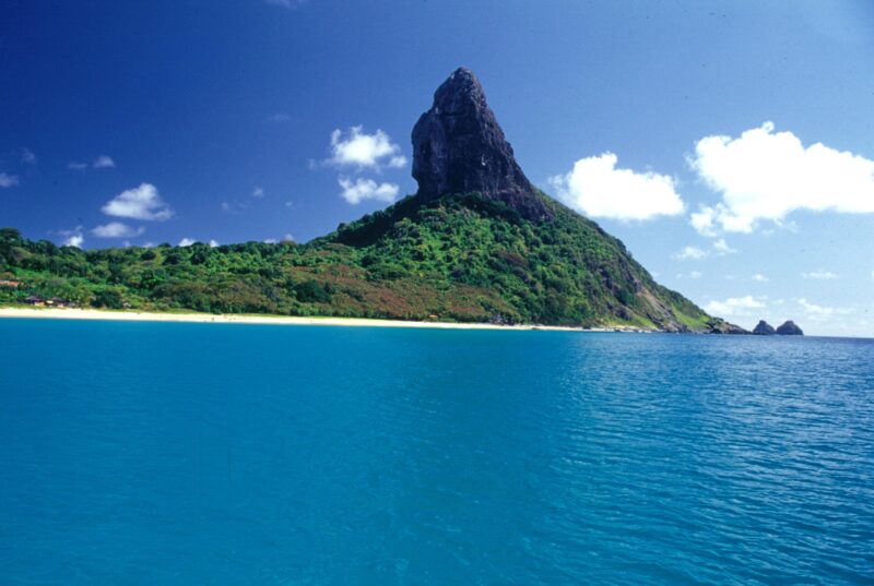 Destino privilegiado de belezas naturais, Noronha busca retomar suas atividades com responsabilidade – Foto: Divulgação