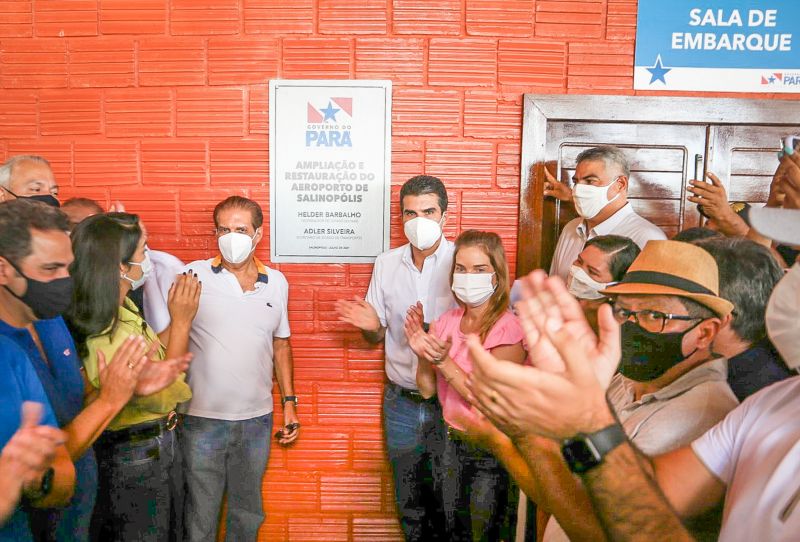 Helder Barbalho, Governador do Estado do Pará entrega o aeroporto, ao lado do senador Jader Barbalho - Foto: Reprodução