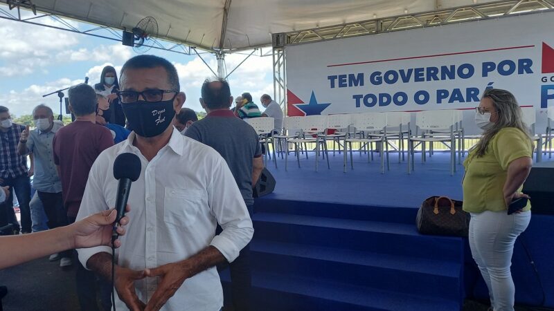 O Secretário de Turismo, Cultura, Esportes e Lazer, Júlio Porto Grande, durante reinauguração do Aeroporto Municipal de Salinópolis - Foto: Gutemberg Bogéa