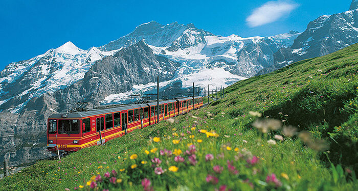 Jungfrau nos Alpes Berneses, a Sul do cantão de Berna na zona do Oberland bernês, dominando o vale de Grindelwald, na Suíça – Foto: Divulgação