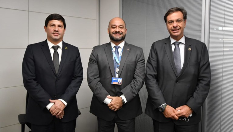 Carlos Brito, Celso Leonardo Barbosa e Gilson Machado - Foto: Roberto Castro