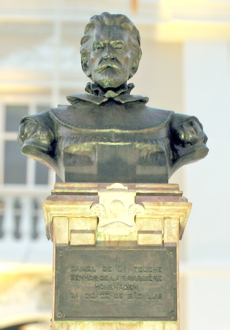 Busto de Daniel de laTouche em frente à Prefeitura de São Luís - Foto: Reprodução