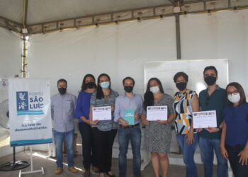 O gerente de Obras do Porto São Luís Thomaz Baker, a equipe social e o presidente Helder Dantas com Saulo Nunes e Jaqueline Moucherek da ONJ Junior Achievment MA no curso “Mulheres Empreendedoras” – Foto: Divulgação