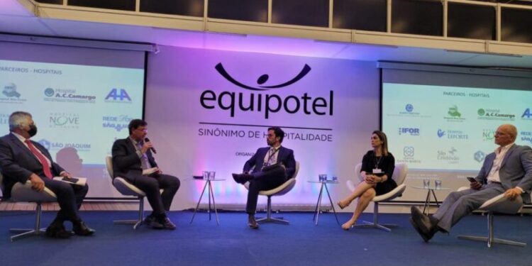 Abertura do Conotel 2021 tem presença de autoridades e líderes da hotelaria nacional