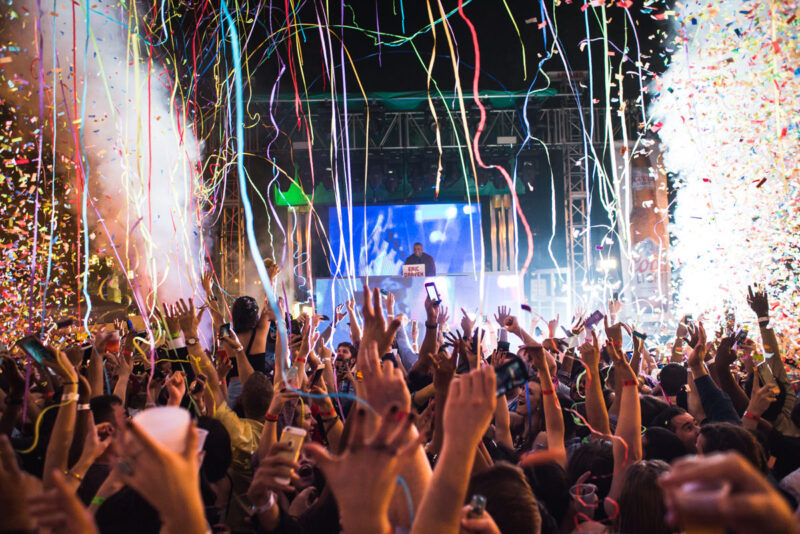 Energia contagiante, animação, gastronomia inesquecível, gente bonita e celebridades, além do clima e do cenário, perfeito para começar o ano - Foto: Divulgação