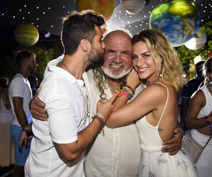 Celebridades marcam presença na fseta da virada do ano. Na foto, Bruno Gagiiasso, Zé Maria e Giovanna Ewbank - Foto: Keila Castro