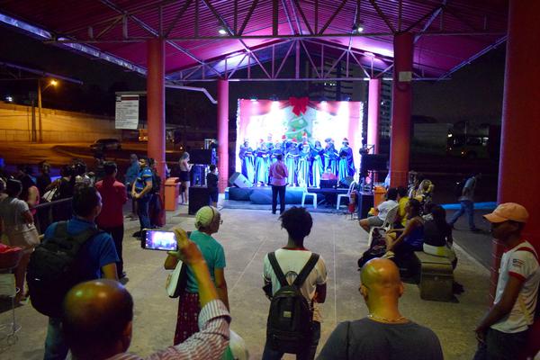 As músicas natalinas despertam o sentimento fraternal nos terminais da integração - Foto: Divulgação