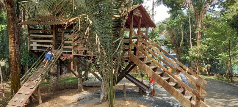 A Casa da Árvore é por onde a criançada esbanja energia – Foto: Gutemberg Bogéa