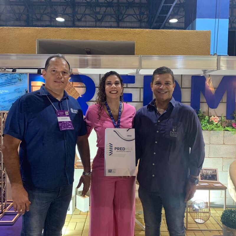 Fábio Nahuz - presidente SindusconMA com Ribamar Viana e Lívia Viana - proprietários Predmix - Foto: Divulgação