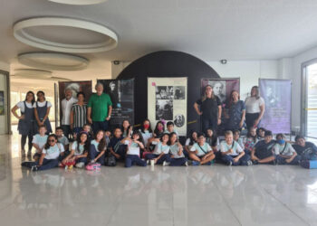 Alunos do 4º ano da Escola Crescimento durante visita ao Planetário – Foto: Divulgação