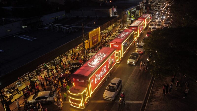 Caravana de Natal Coca-Cola chegou a cidade baiana de Feira de Santana – Foto: Bruno Maia