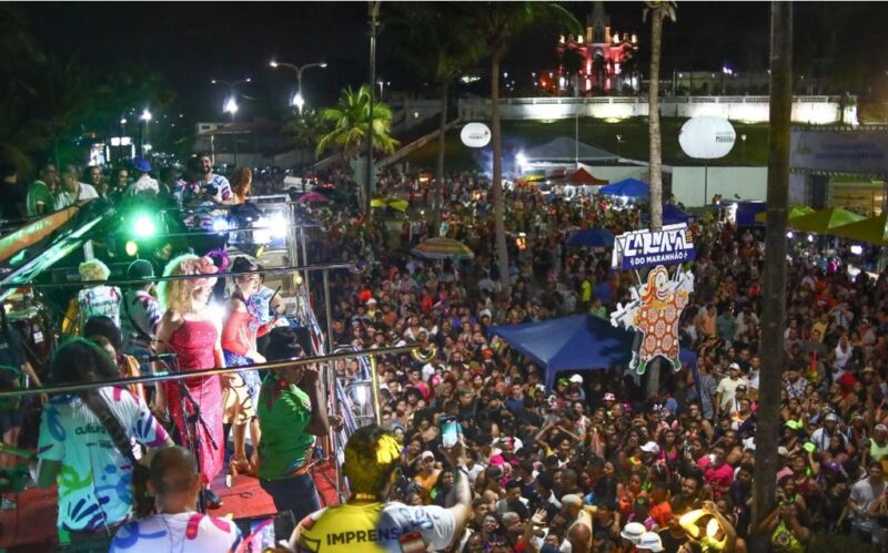 O bloco Bittencá & Acolá promoveu uma verdadeira catarse de alegria para a multidão de foliões, em todo o trajeto na Avenida Beira-Mar – Foto: Divulgação