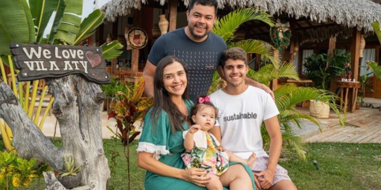 O ludovicense Saulo Prazeres mora em São Luís, mas visita Atins com frequência junto com a família – Foto: Arquivo pessoal