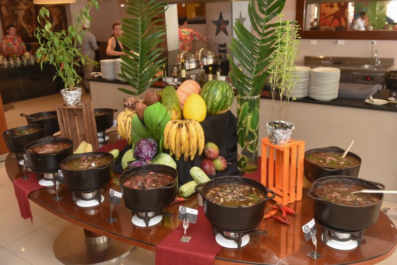 A tradicional feijoada pré-carnavalesca faz parte do calendário anual de eventos do hotel – Foto: Divulgação
