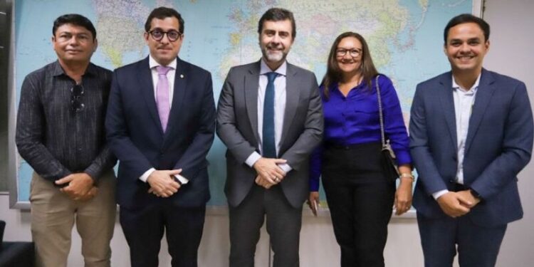 Durante a reunião, foi apresentada ao presidente da Embratur a importância da Rota Cultural Caminhos do Frio - Foto: Renato Vaz/Embratur