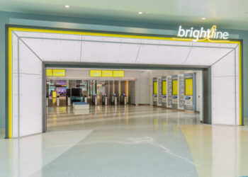 A Estação Brightline Orlando foi projetada pela Bigtime Design Studios, uma empresa de arquitetura com sede em Miami – Foto: Divulgação