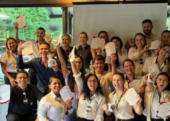 Sempre atenta e qualificada equipe do Fazzenda Park comemora certificação – Foto: Divulgação