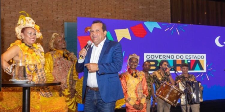 O Governador da Bahia em exercício Geraldo Júnior, durante lançamento - Foto: Divulgação