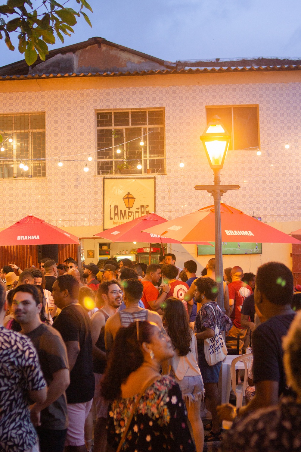 O samba tomou conta do calçadão do Largo de Santo Antônio animando os visitantes - Foto: Kalleb Braga Pinto