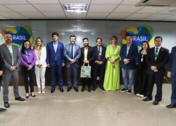 Estiveram na Embratur representantes dos estados de Goiás, Bahia, Acre, Roraima, Sergipe, Tocantins, Alagoas, Mato Grosso, Paraná, Distrito Federal, Rio de Janeiro, Minas Gerais e Maranhão - Foto: Renato Vaz