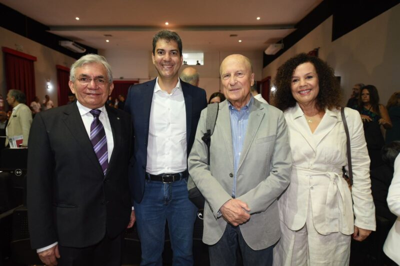 Natalino Salgado, reitor da UFMA; Eduardo Braide, prefeito de São Luís; Gonçalo Byrne, Doutor Honoris Causa pele Faculdade de Arquitectura da UTL e pela Universidade de Alghero e Kátia Bogéa, presidente da FUMPH – Foto: Veruska Oliveira