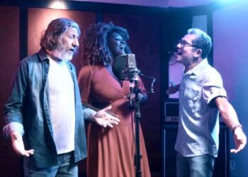 Trio que dá voz à nova versão do jingle da Potiguar: Fauzi Beydoun, Anastácia Lia e Erasmo Dibel – Foto: Divulgação