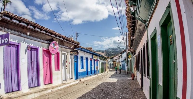 O colorido das pacatas cidades mineiras que encantam os visitantes - Foto: Artistas Turmalina