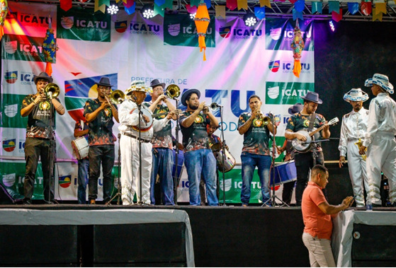 Em Icatu, acompanhamento musical do Boi de Orquestra de São Simão com todos os instrumentos da sua origem, embalando melhor o chamado Boi Bonito de se Ver no Sotaque – Foto: Reprodução