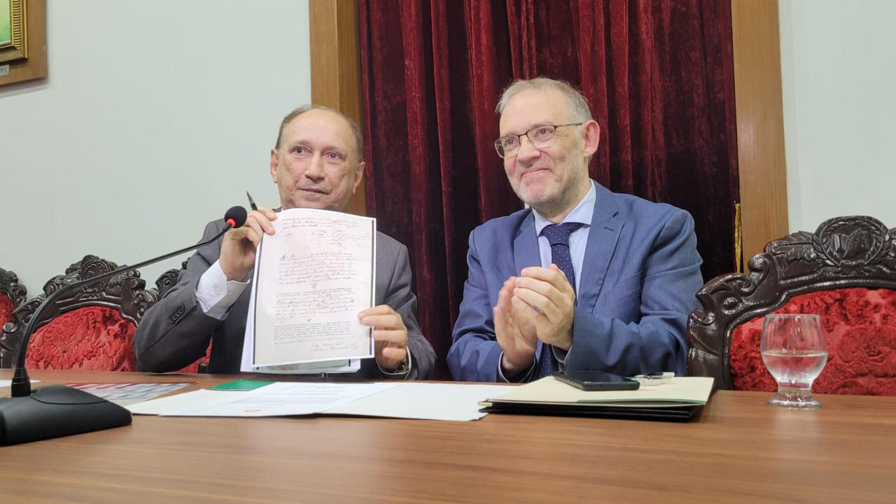 Marco Lucchesi foi saudado por Lourival Serejo - Foto: Divulgação