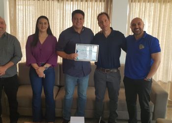 O governador em exercício, Felipe Camarão com representantes da Austrália e da Via Mundo – Foto: Divulgação