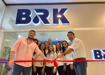  O Gerente Comercial Raniere Paiva e o Diretor da BRK Maranhão Otávio Junaqueira na inauguração da nova loja da BRK no Pátio Norte Shopping - Foto: Divulgação