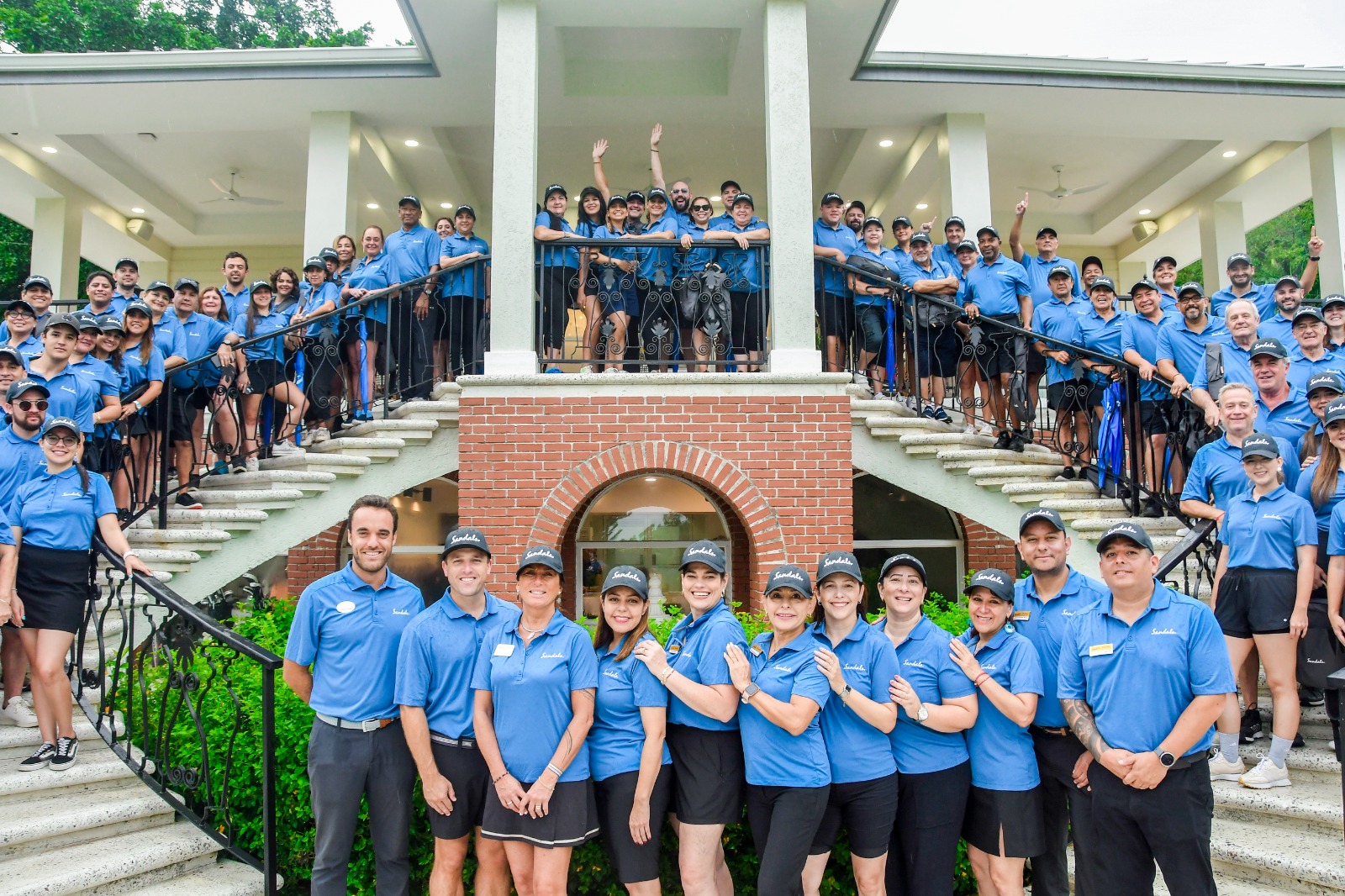 Foto geral com todos os 80 participantes em Ocho Rios – Foto: Divulgação