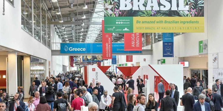 Apenas nos cinco dias de evento, foram mais de US$ 570 milhões em negócios concretizados - Foto: Divulgação