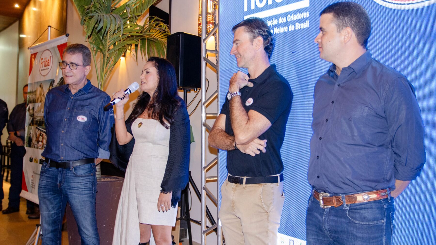 O Pres. do Grupo Fribal Francisco Carlos de Oliveira, a pecuarista Erica Lira, o Vice – Presidente do Grupo Fribal Gustavo de Oliveira e o Pres. do Sindicato Rural de Bacabal Ramon Arraes – Foto: Divulgação