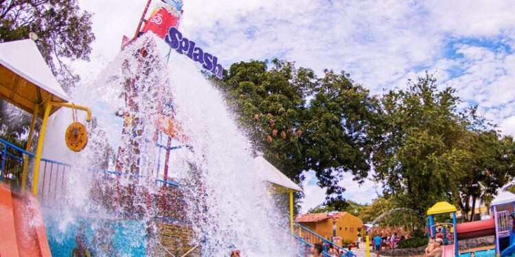 Um parque aquático para suas aventuras radicais - Foto: Divulgação