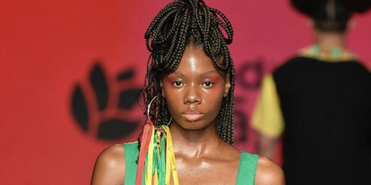 Moda do João brilha na passarela do Brasil Eco Fashion Week no ritmo do reggae
