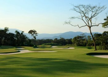 O campo conta ainda com um Driving Range de 320 jardas, um Chipping Green e um grande Putting Green com 18 buracos. - Foto: Divulgação