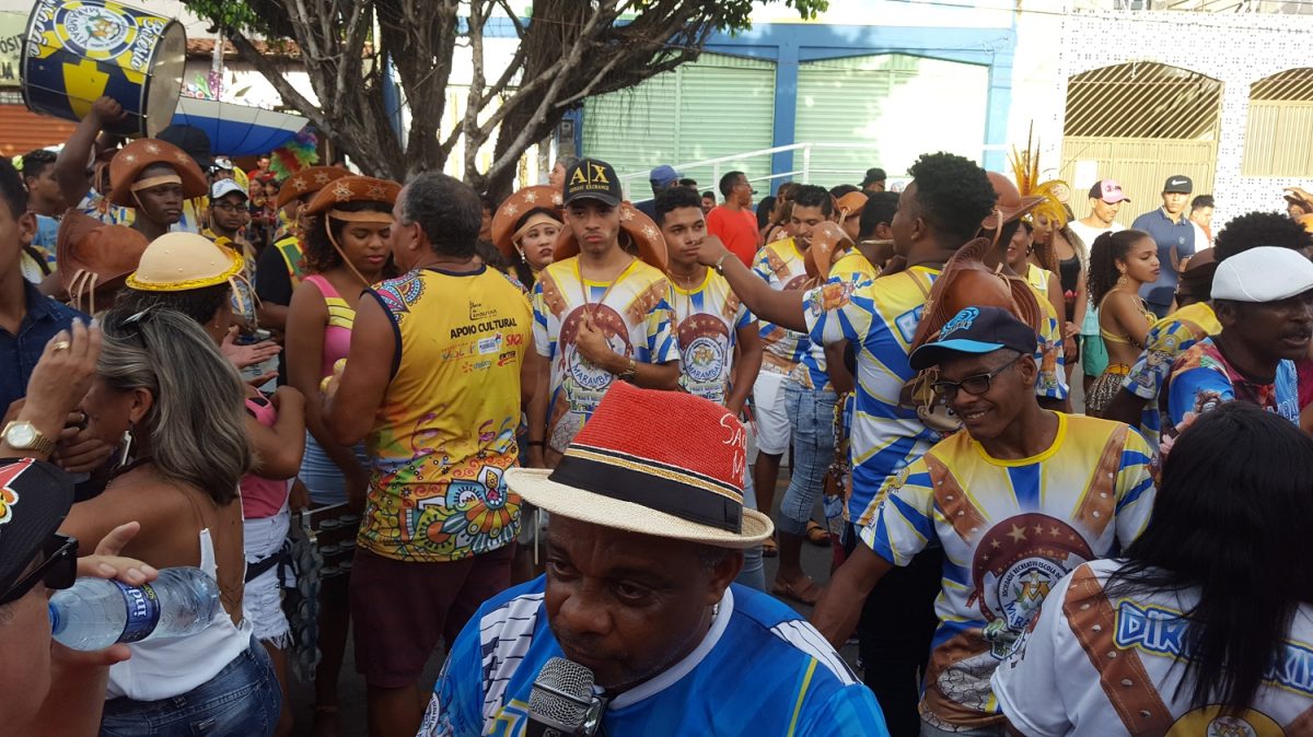 A Marambaia do Samba durante apresentação na Rua Grande, em São José de Ribamar, em 2018. no Detalhe, o puxador oficial Benivaldo Ribeiro - Foto: Gutemberg Bogéa