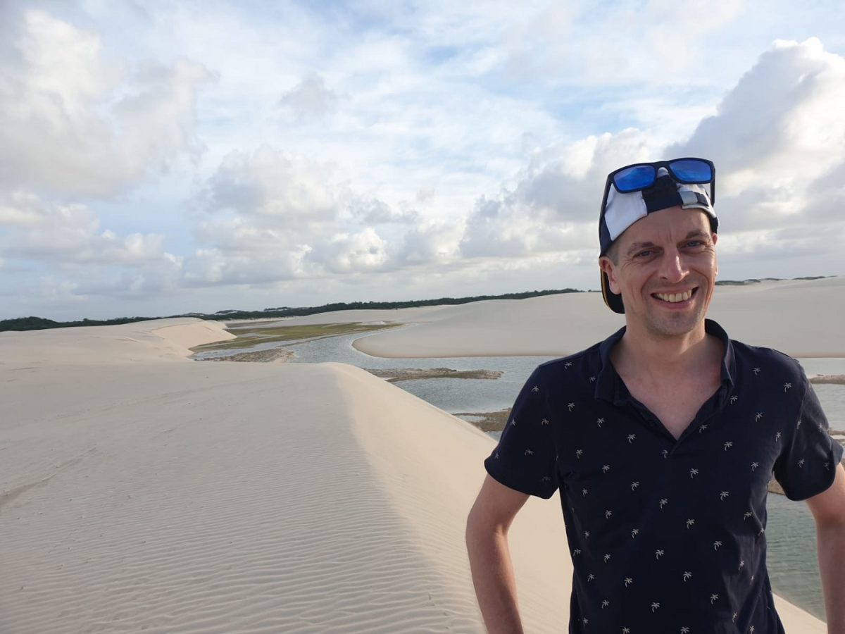 O francês Jeremy ficou encantado com os Lençóis Jeremy – Foto: Divulgação