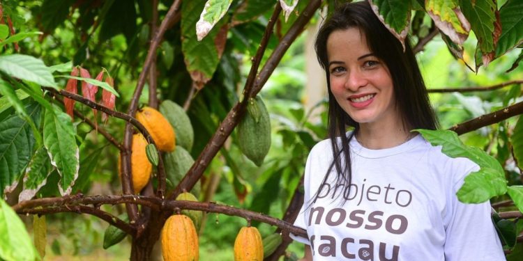 A maranhense Fernanda Lisboa, que produz e vende chocolate há cinco anos, diz que esse é um mercado em expansão - Foto: Divulgação
