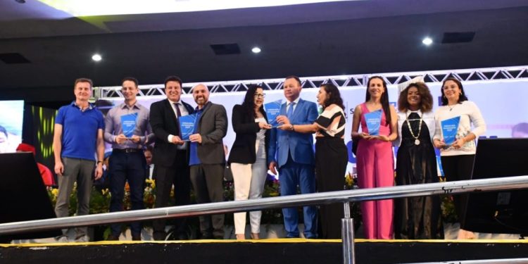 Via Mundo é reconhecida como instituição Parceira da Educação pelos projetos de Internacionalização